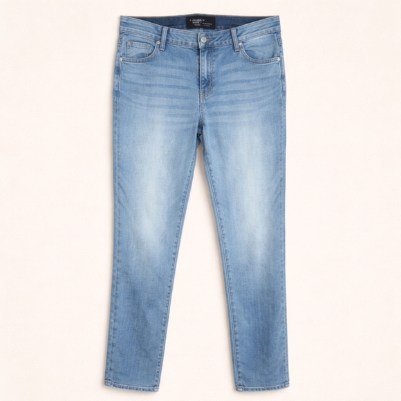 GAP Denim - GAP Girlfriend Jeans Size 30 Relaxed Fit